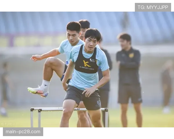 洛杉矶男手由前丹麦国手莫滕·奥尔森执教，他曾获2005年国际手联男子青年世界锦标赛冠军